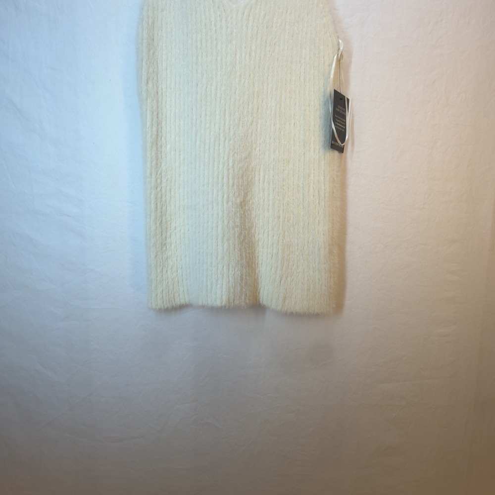 Boston Proper NWT Ivory Women's Fuzzy Ribbed V-neck Tank Size M - Casual Dressy - Picture 4 of 11